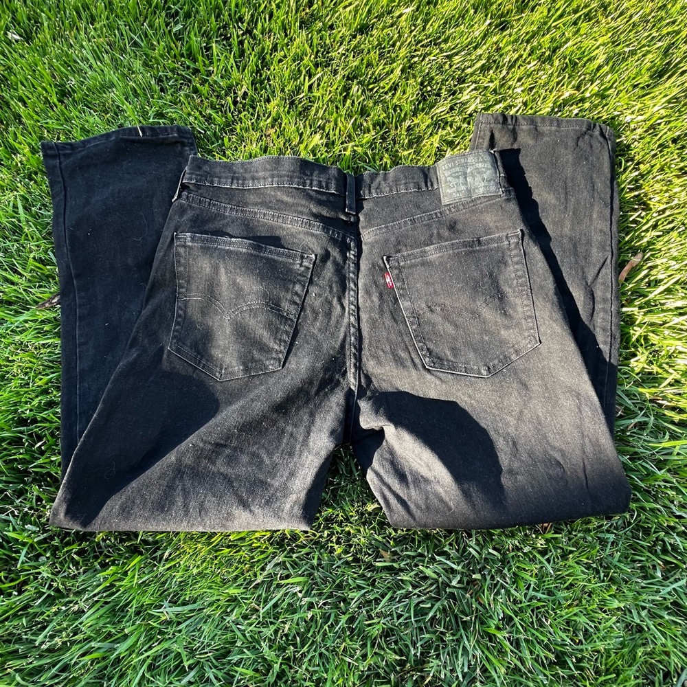 Levi 541
Black